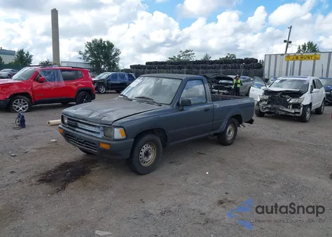 1990 Toyota Pickup 1/2 Ton Short Wheelbase из США, поврежденный, VIN JT4RN81R2L0041321